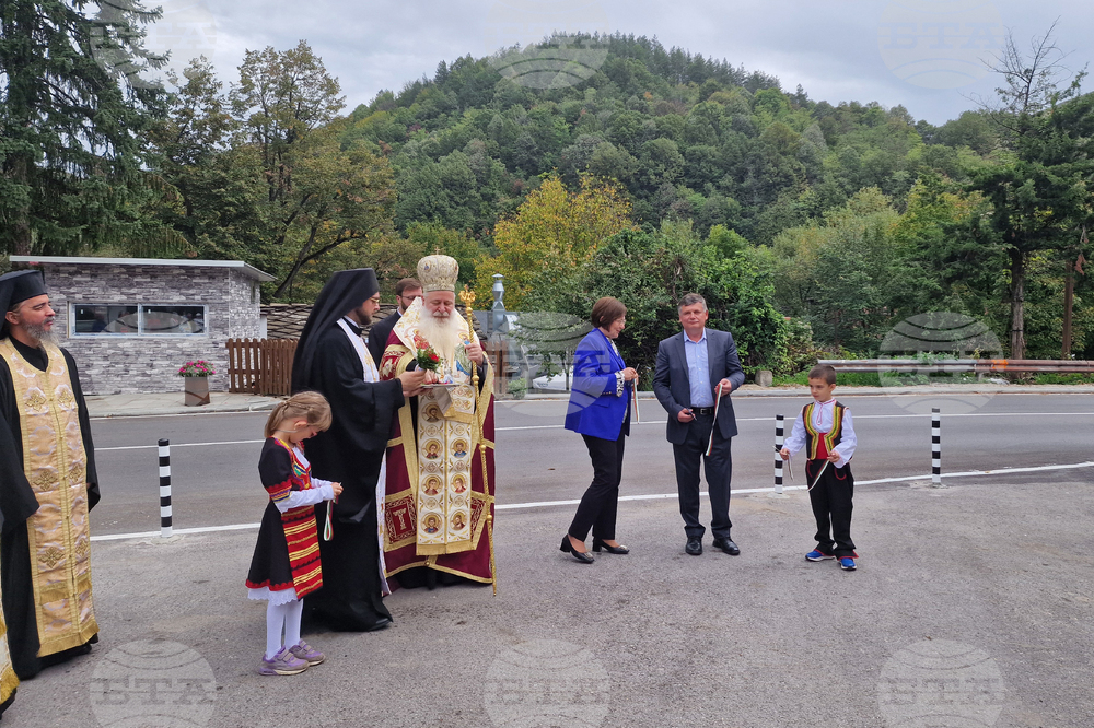 Село Орешак - улица „Стара планина“ - ремонт - Троянски манастир