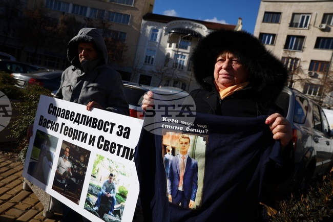 Протест - родители на загинали в ПТП деца