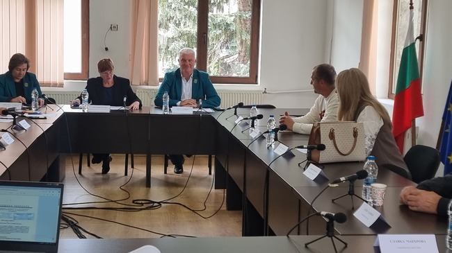 Общинският съвет в Чепеларе одобри предложение за кандидатстване с проект за ремонт на спортна площадка в Павелско
