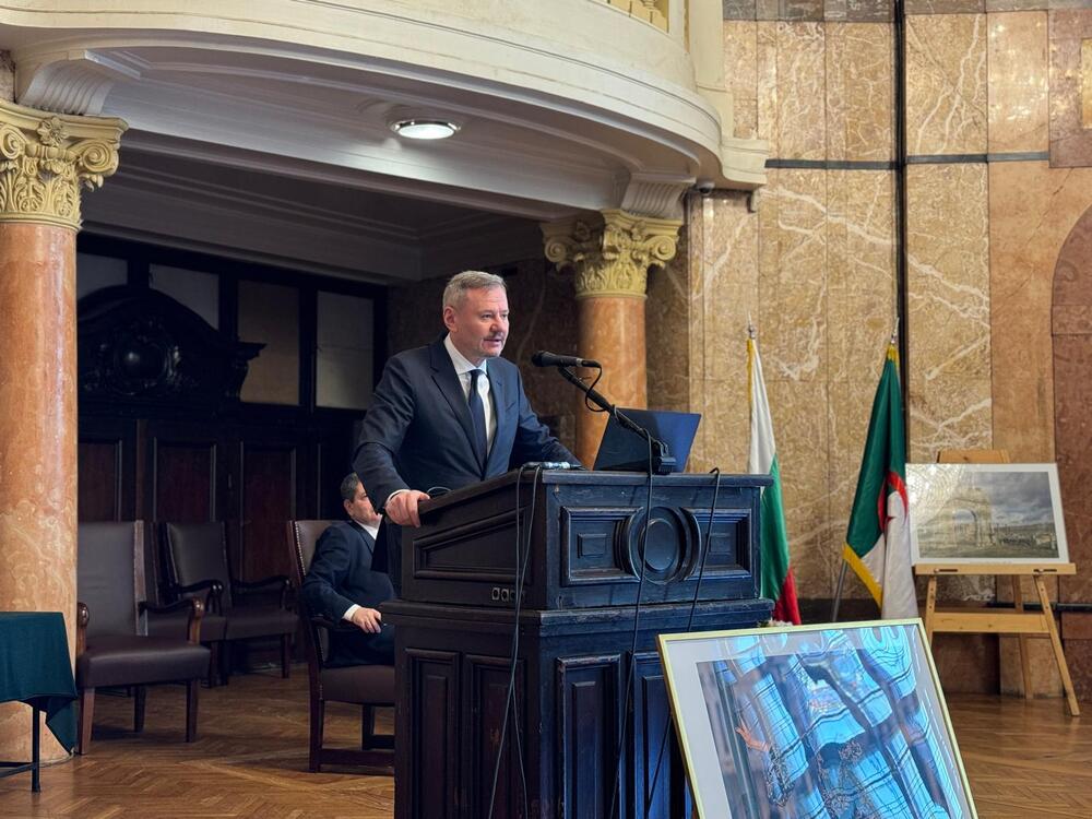 Министър Евтим Милошев и посланикът на Алжир откриха „Дни на Алжир“ в Софийския университет