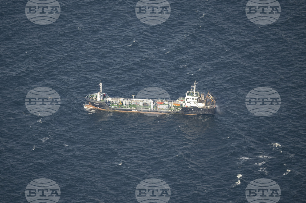 Моряк, обявен за изчезнал преди дни, беше намерен жив на борда на танкер в Германия