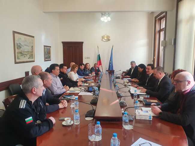 Министерство на правосъдието: Мерки за защита на служителите в ГДИН и ГДО от агресията срещу тях