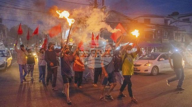 Въздушна атака срещу чайна в Мианма причини смъртта на най-малко 20 души 