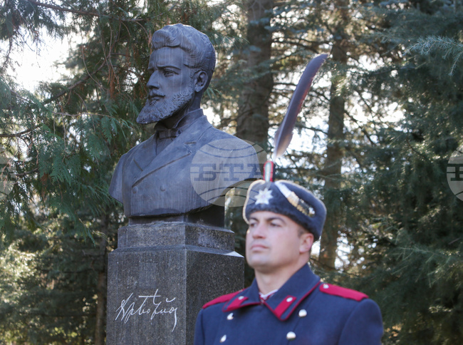 175 години Христо Ботев - паметник