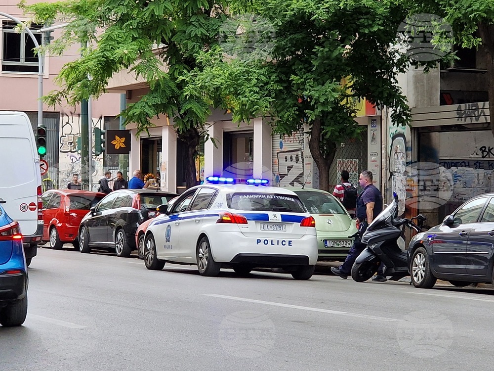 Двама албанци са задържани в Атина за притежание на огнестрелно оръжие и експлозиви
