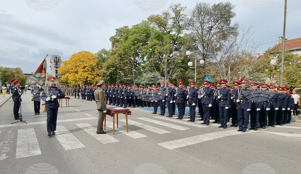Шумен - военна клетва - заместник-министър Радостин Илиев