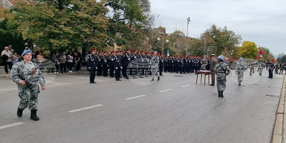Шумен - военна клетва - заместник-министър Радостин Илиев