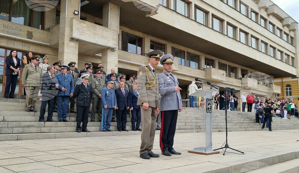 Шумен - военна клетва - заместник-министър Радостин Илиев