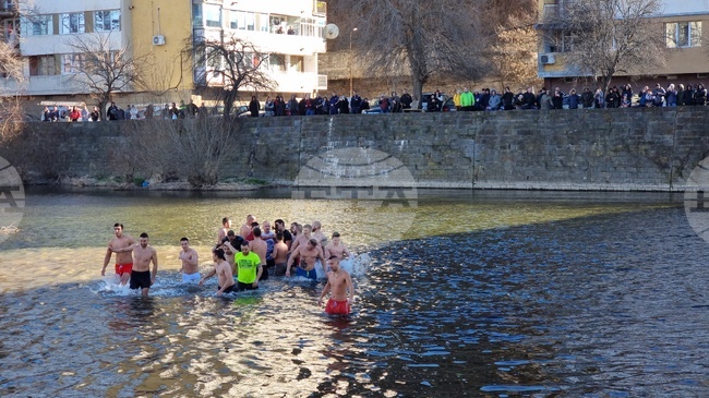 Кръстът на Йордановден в Ловеч ще бъде хвърлен от Богоявленския мост