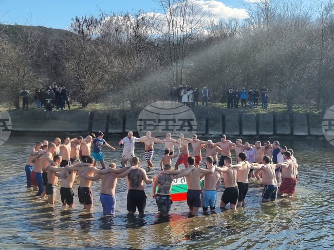 С ритуал по спасяване на богоявленския кръст ще бъде почетен празникът Йордановден край Плевен