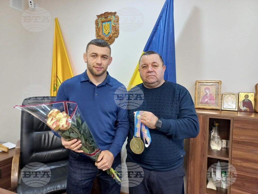 В Тарутино посрещнаха шампион по свободна борба от български произход