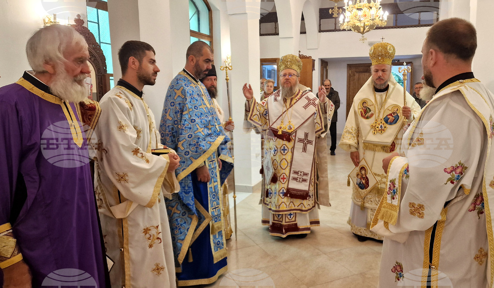 Лозница - храм - нов свещеник