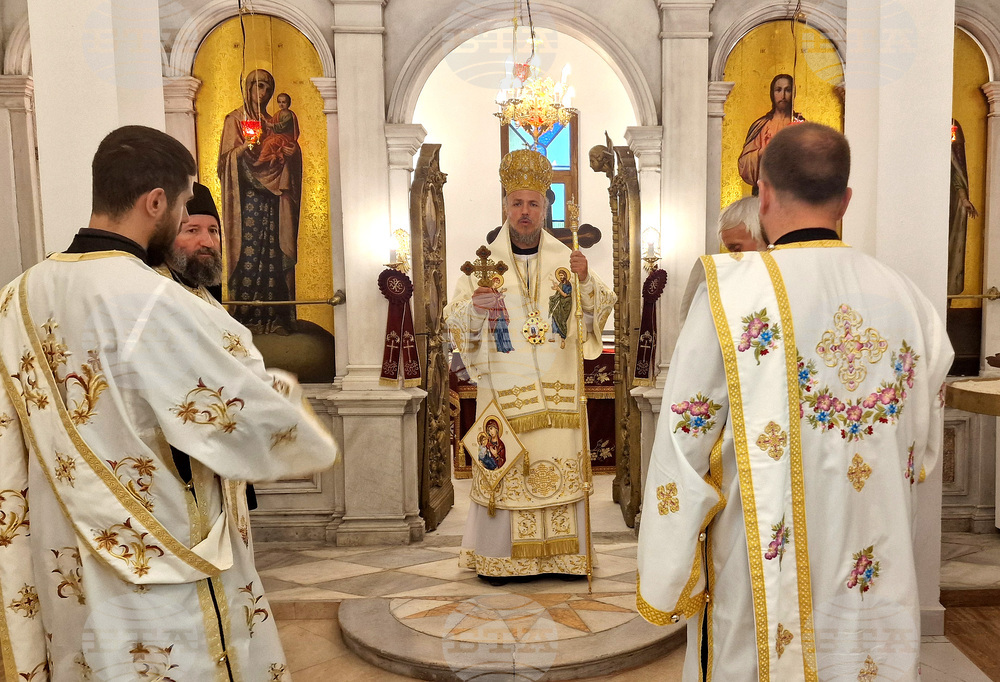Лозница - храм - нов свещеник