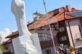 Разлог - Богородица с Младенеца - скулптура - откриване