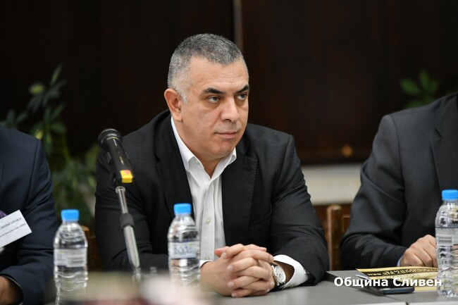 Кметът на Сливен Стефан Радев ще участва в Годишната среща на българските местни власти