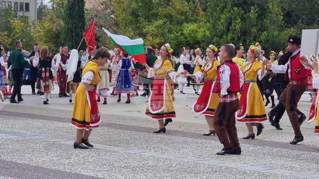 Нова Загора - празник на града - занаятчийска среща „Живата традиция“