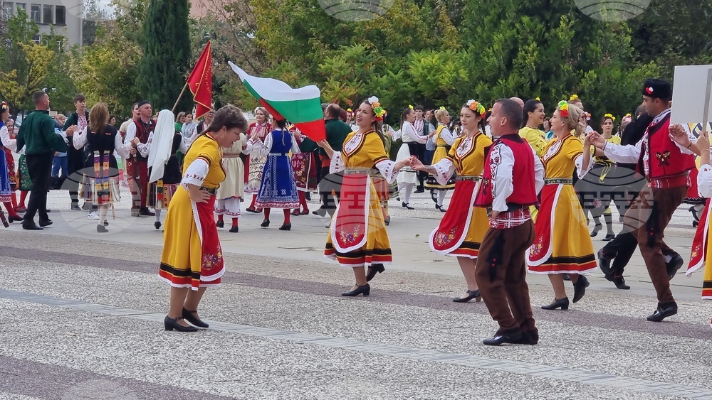 Нова Загора - празник на града - занаятчийска среща „Живата традиция“