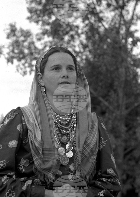 Валя Балканска - народна певица