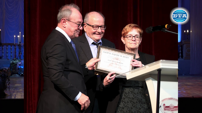 Акад. Вася Банкова е първият носител на "Голямата награда за наука на БАН"