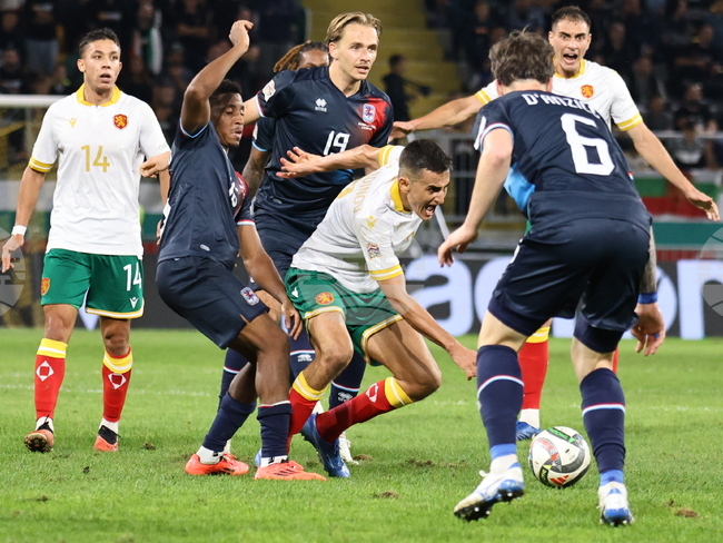 Георги Костадинов влезе като резерва при успех на АПОЕЛ Никозия