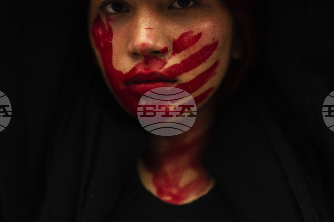 Убийство на 16-годишно момиче от партньора ѝ предизвика протест в град Мерсин в Южна Турция 