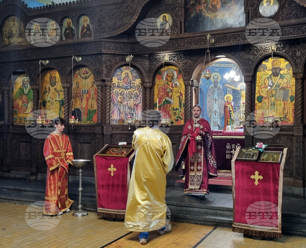 Търговище - църква „Св. Успение Богородично“ - Неделна служба