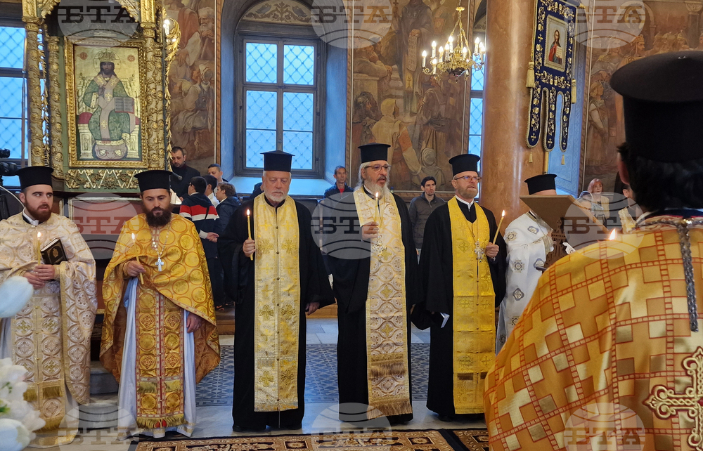 Пловдив - храм “Успение Богородично” - заупокойна литургия - панихида