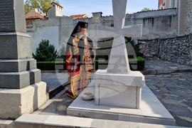 Пловдив - храм “Успение Богородично” - заупокойна литургия - панихида