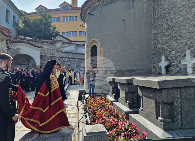 Пловдив - храм “Успение Богородично” - заупокойна литургия - панихида