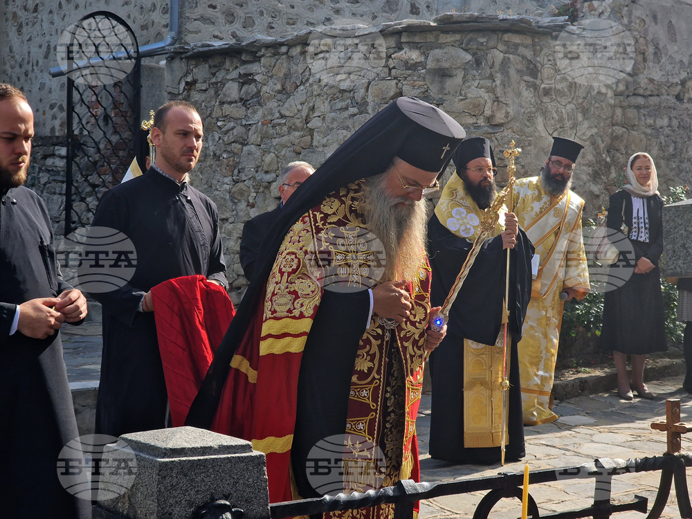 Пловдив - храм “Успение Богородично” - заупокойна литургия - панихида