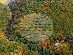 Трън - есенен изглед над екопътека "Ждрелото на река Ерма"