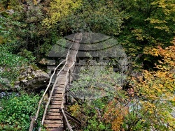 Трън - есенен изглед над екопътека "Ждрелото на река Ерма"