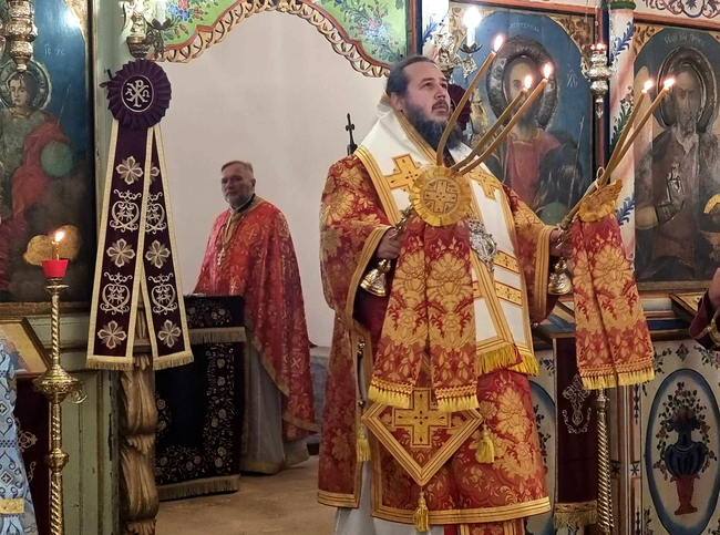 От нас зависи да вършим нещата, които правят почвата в нас добра, а реколтата - изобилна, каза в неделната си проповед Велбъждският епископ Исаак