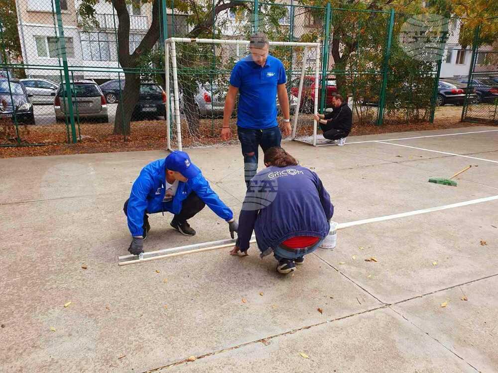 Членове на политическа партия ГЕРБ реновираха спортно игрище в район „Западен” в Пловдив