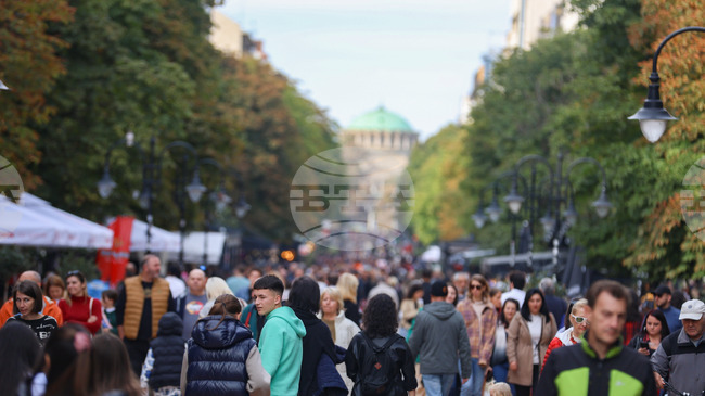 Средната продължителност на живота в България се увеличава, сочи приет от правителството в оставка отчет