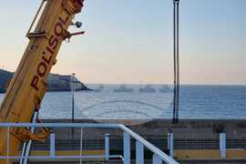 Научноизследователски кораб „Св. св. Кирил и Методий“ - Антарктида - ден 12 - Испания - Картахена - пристанище - товаро-разтоварителни дейности