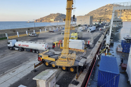 Научноизследователски кораб „Св. св. Кирил и Методий“ - Антарктида - ден 12 - Испания - Картахена - пристанище - товаро-разтоварителни дейности