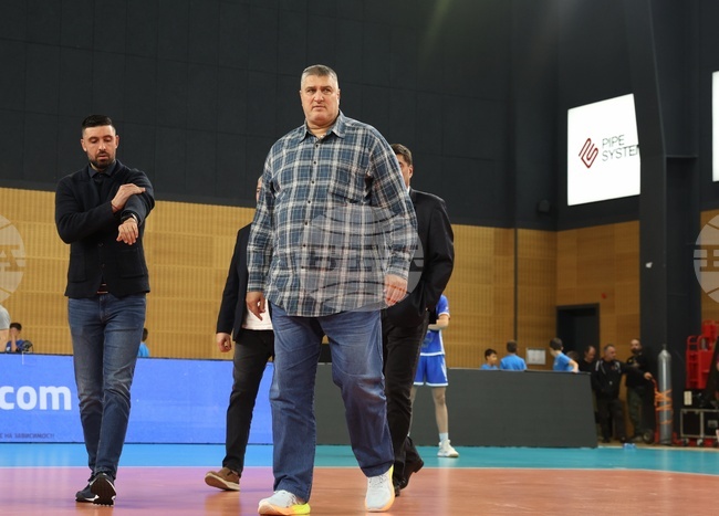 Президентът на Българската волейболна федерация Любомир Ганев ще бъде почетен гост на италианския Кунео Волей в неделя