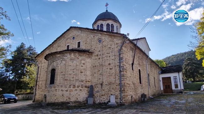 Троянската църква „Света Параскева – Петка“ днес отбелязва своя храмов празник