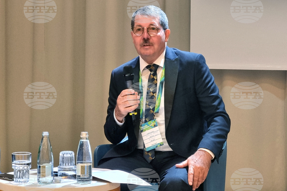 Албена - годишна среща на местните власи - пленарна сесия