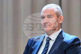 Албена - годишна среща на местните власи - пленарна сесия