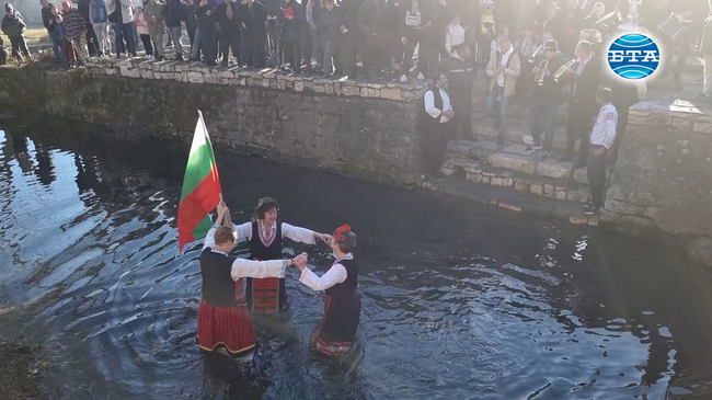 С обичая "Къпанки" в село Реселец отпразнуваха Ивановден