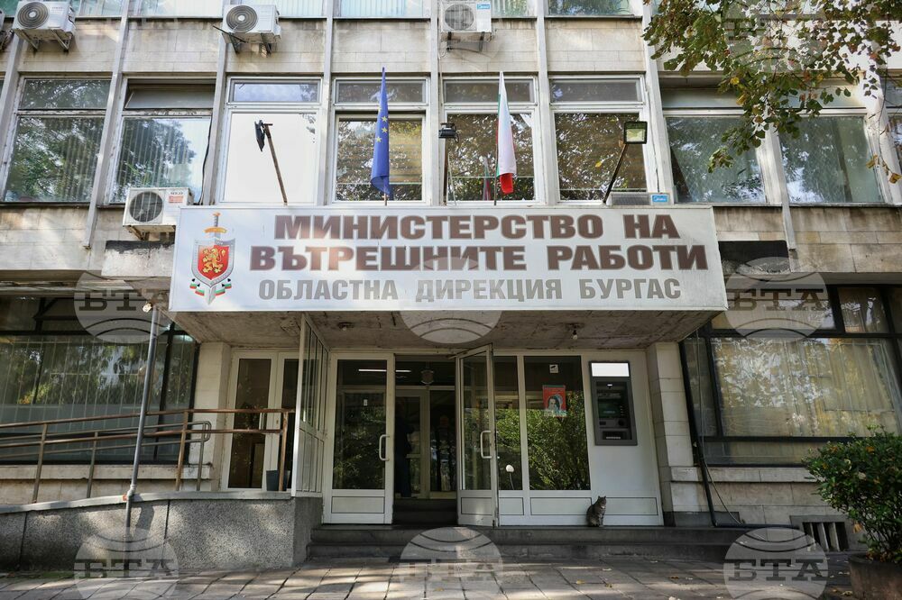 Общо 32 самонастанили се лица, сред които непълнолетни и криминално проявени, са установени при специализирана акция в комплекс "Слънчев бряг"