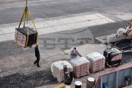 Научноизследователски кораб „Св. св. Кирил и Методий“ - Антарктида - ден 12 - вечер - Испания - Картахена - пристанище - товаро-разтоварителни дейности