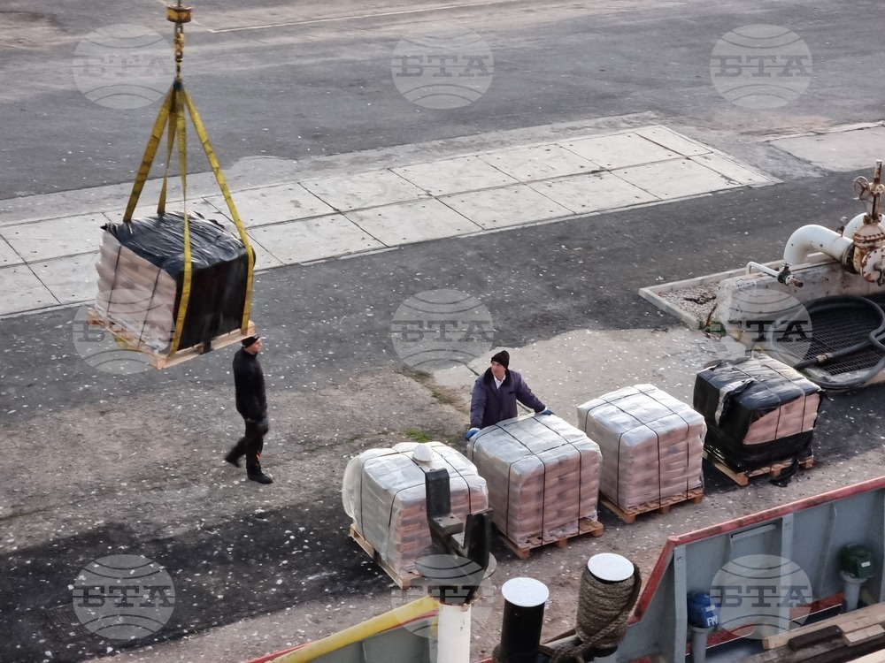 Naval Research Ship Sv Sv Kiril i Metodii - Antarctica - Day 12 - Evening - Spain - Cartagena - Port - Loading/Unloading Activities