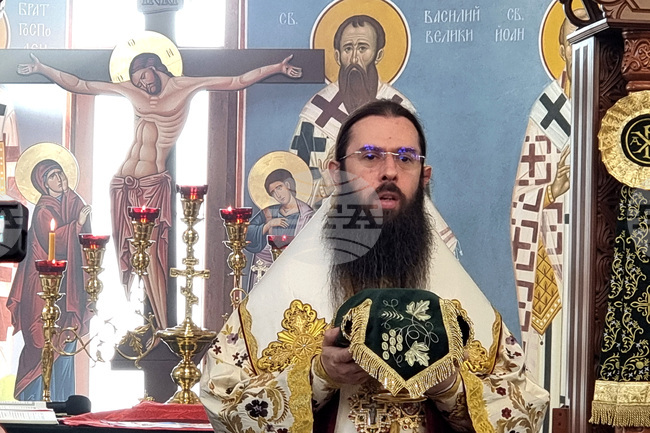  Сливенският митрополит Арсений ще възглави литургия в храм "Св. преп. Петка-Параскева" в Сливен