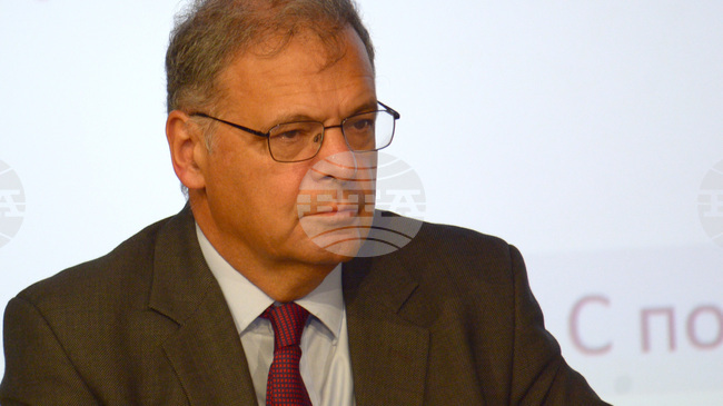 Няма критично ниски или високи нива на язовирите, каза министър Юлиян Попов