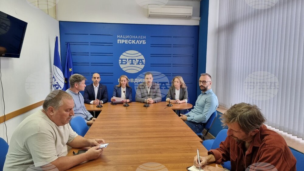 Общинските съветници от ПП - ДБ в Пловдив настояват за незабавната оставка на кмета Костадин Димитров