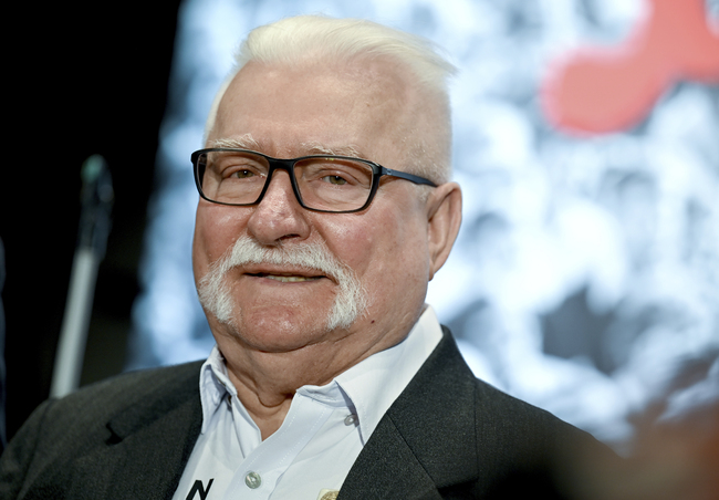 Бившият полски президент Лех Валенса каза, че избирането на Тръмп за президент ще бъде "беда" за целия свят