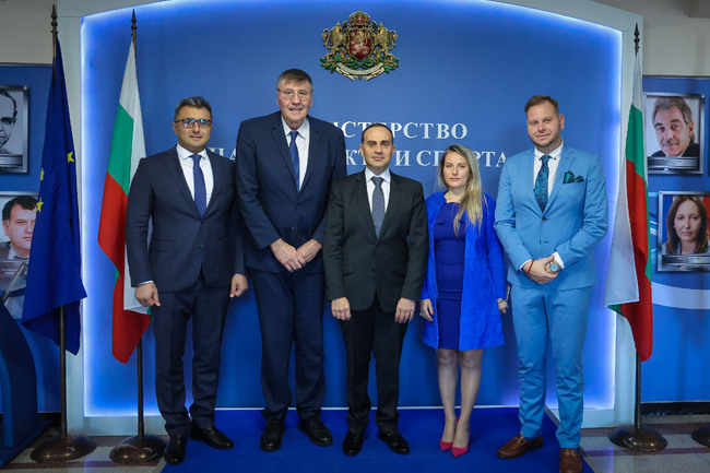 ММС: Министърът на младежта и спорта Георги Глушков проведе среща с посланика на Азербайджан Н. Пр. д-р Хюсеин Хюсеинов